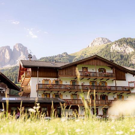 Bed and Breakfast Garni Letizia Campitello di Fassa Exterior foto