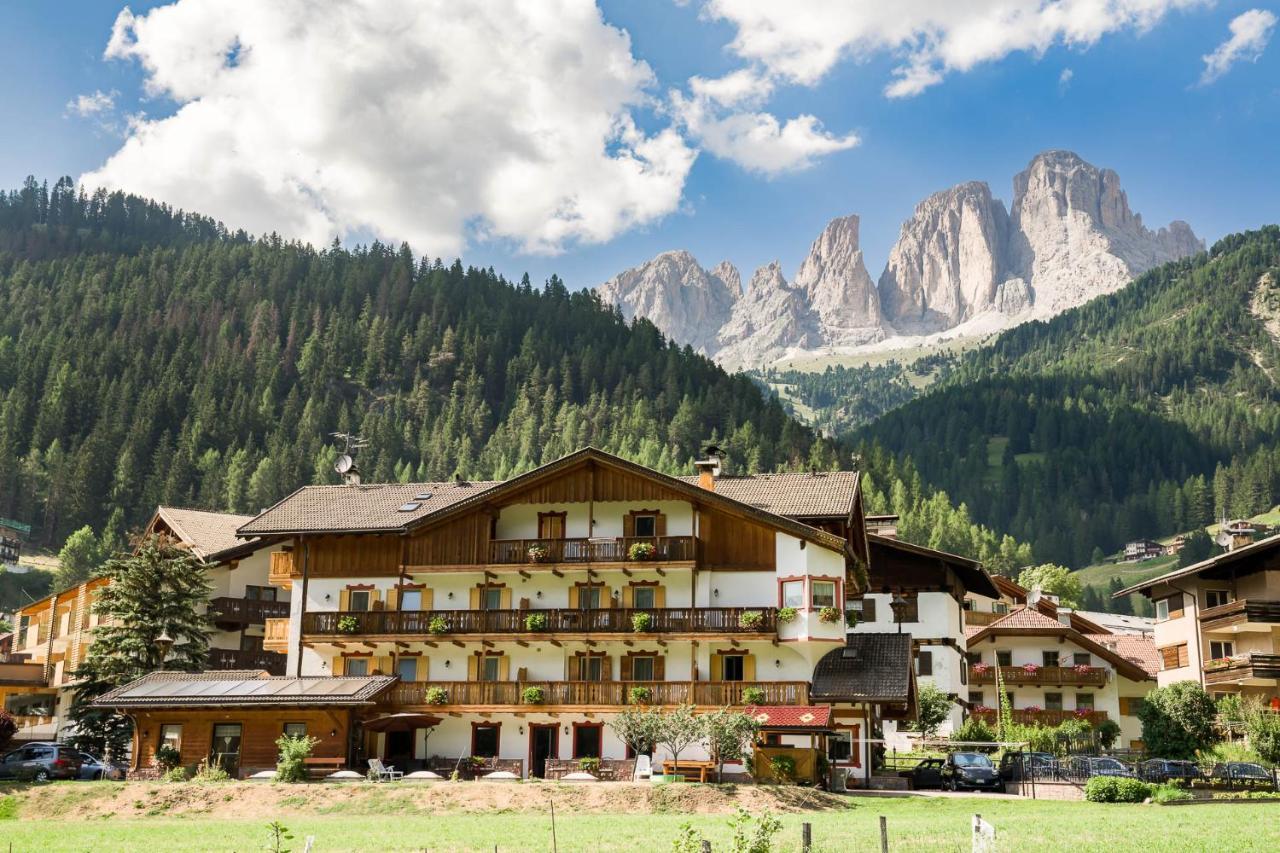Bed and Breakfast Garni Letizia Campitello di Fassa Exterior foto