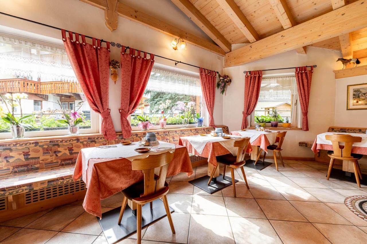 Bed and Breakfast Garni Letizia Campitello di Fassa Exterior foto