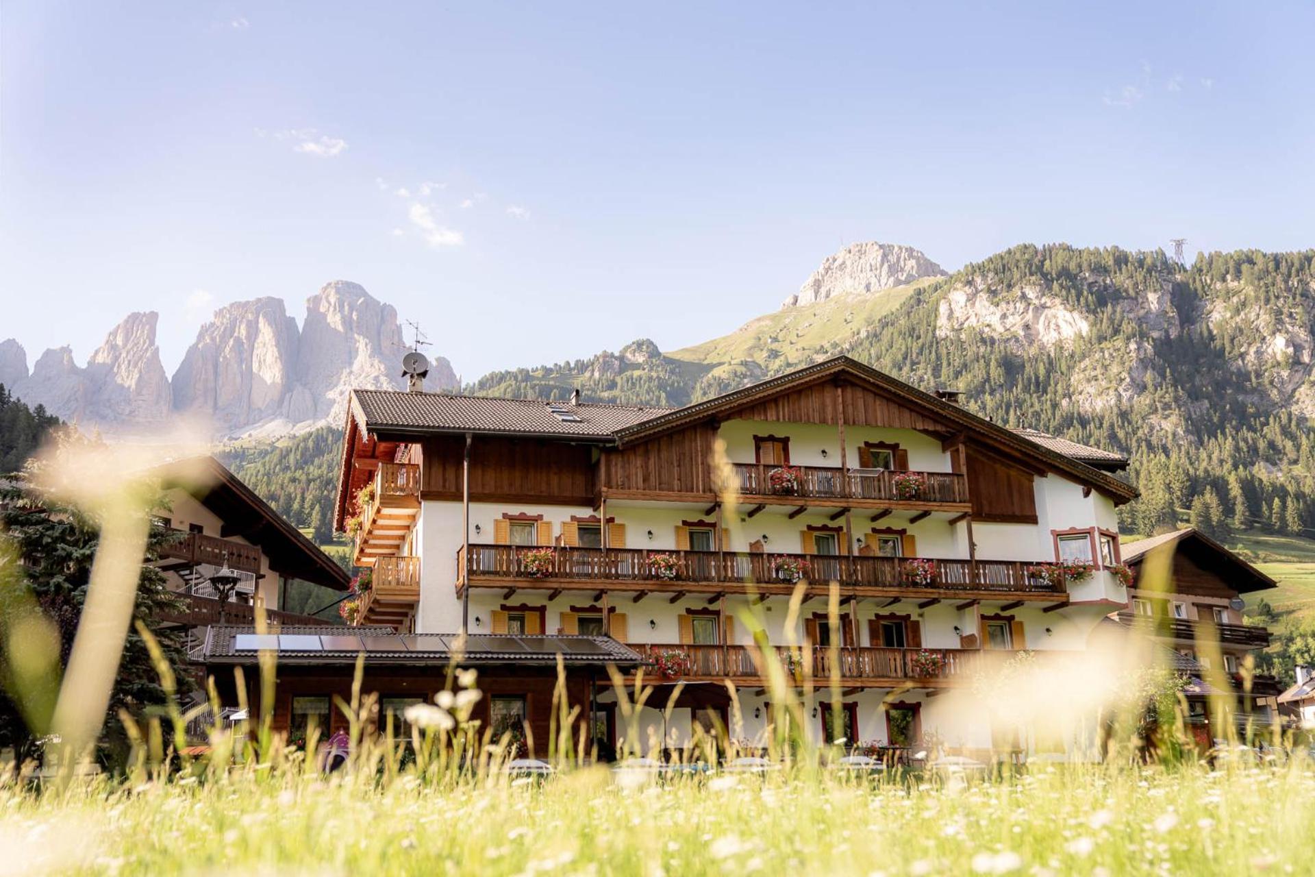 Bed and Breakfast Garni Letizia Campitello di Fassa Exterior foto